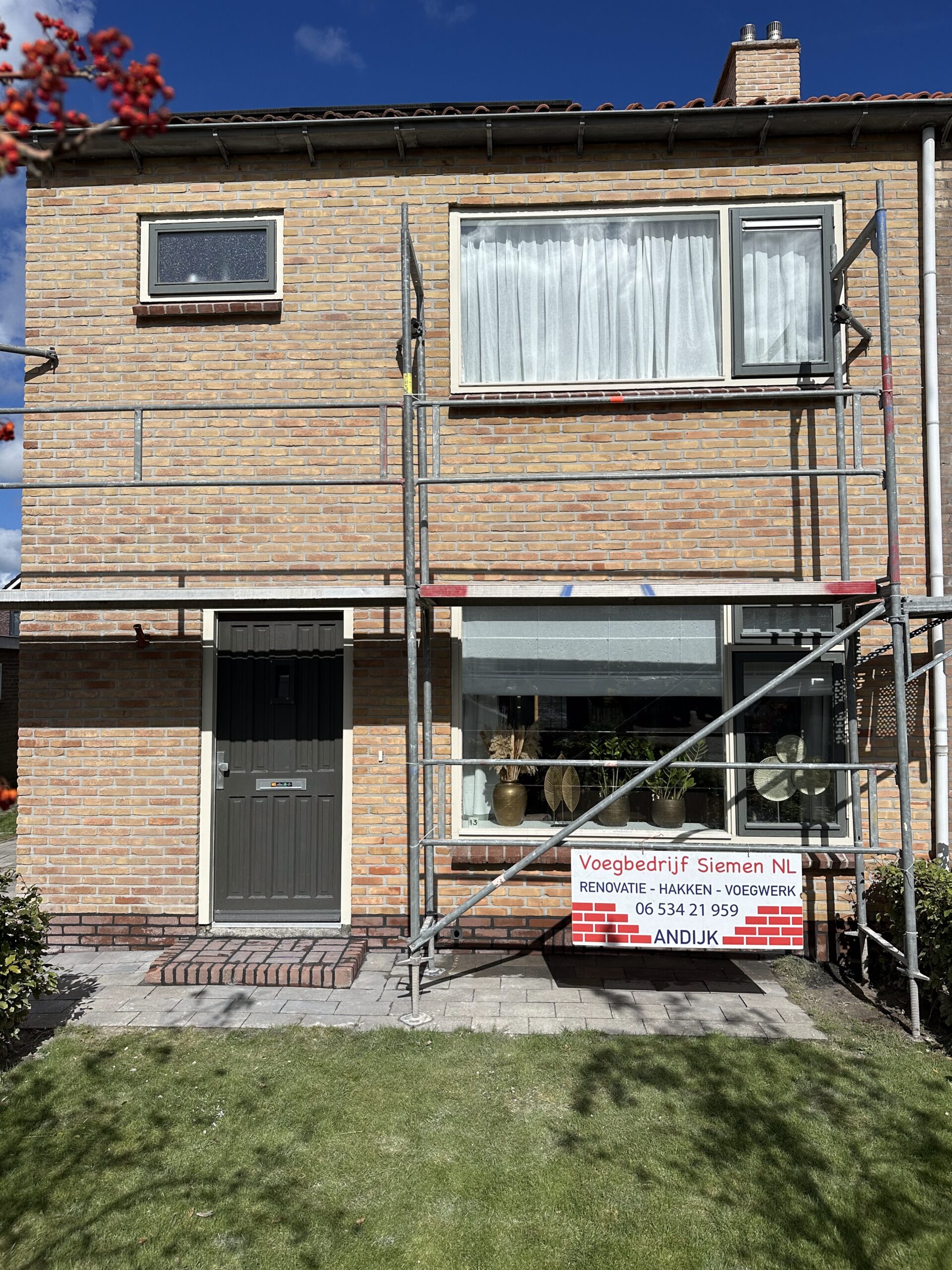 Voorgevel tijdens de werkzaamheden