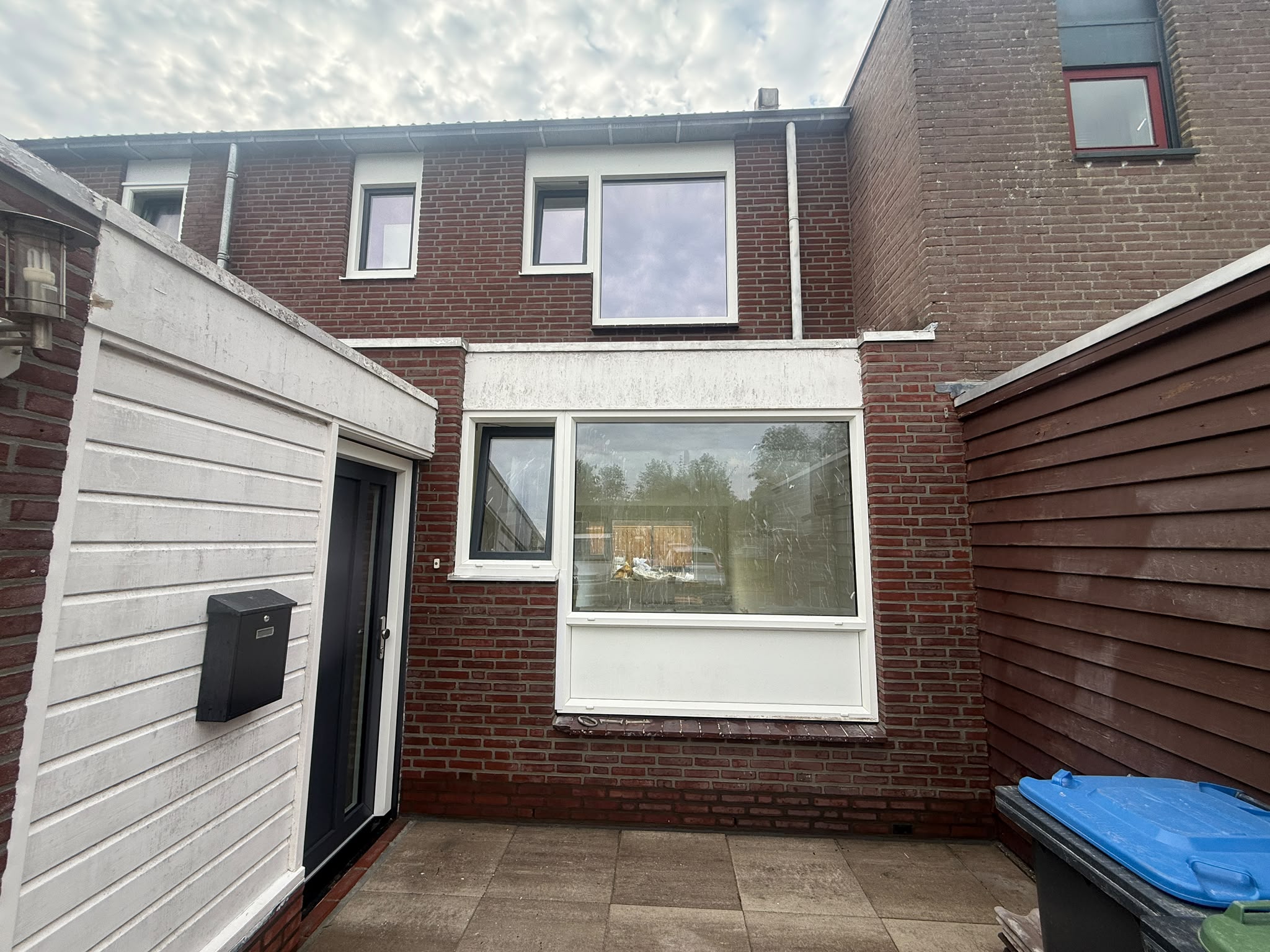 Gevel met schoon en vernieuwd voegwerk